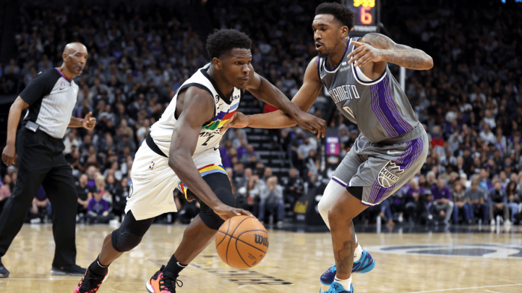 NBA季后赛图片： 国王队仍处于锁定西部冠军的边缘,森林狼队将勇士队送回赛场