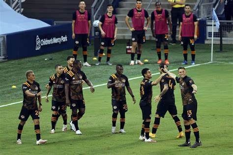 休斯顿迪纳摩对奥斯汀FC的预测,任何球队都会以微弱优势获胜