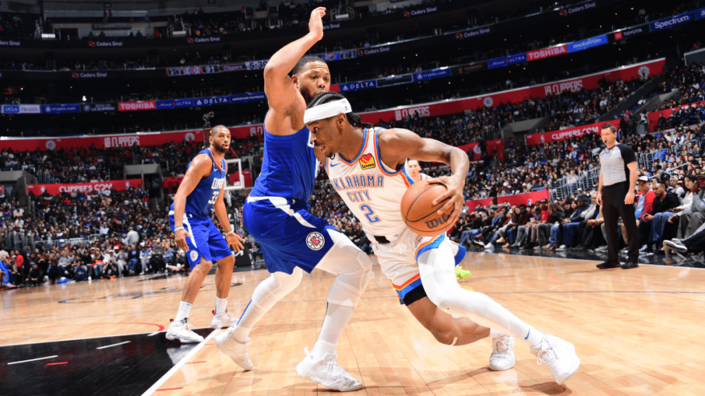 NBA西部季后赛图片,俄克拉荷马雷霆队锁定5号种子，掌控命运超越6号勇士队