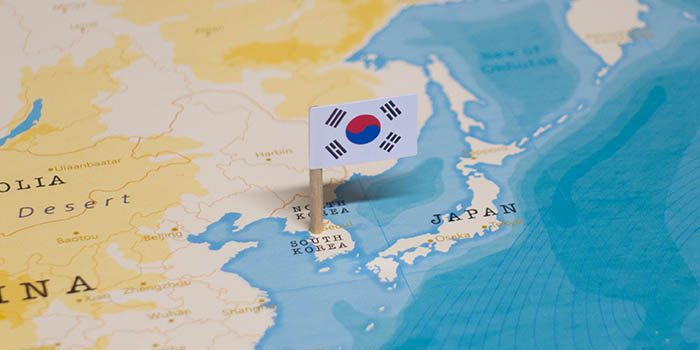 韩国学生欺负赌钱的同学